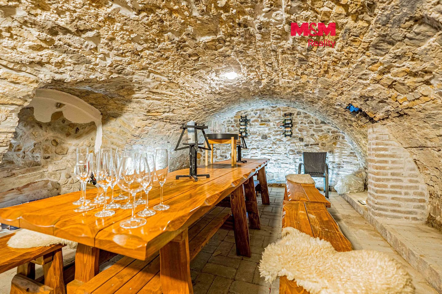 Prodej restaurace 350 m²