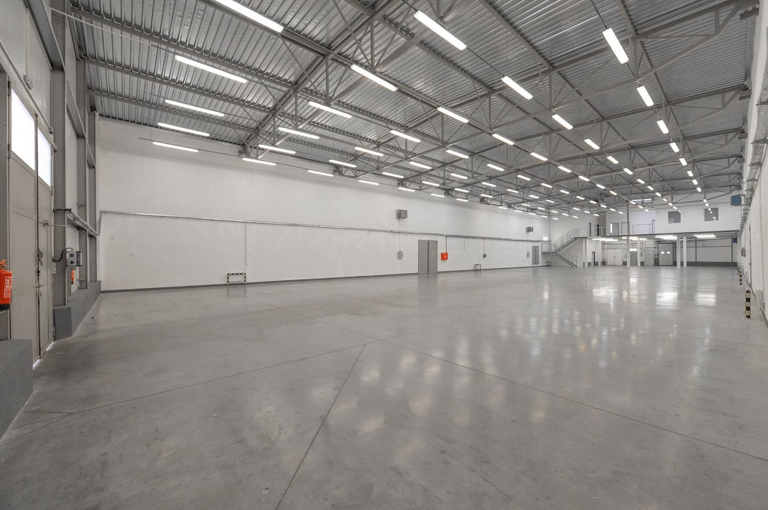 Pronájem skladovacích prostor 1 395 m²
