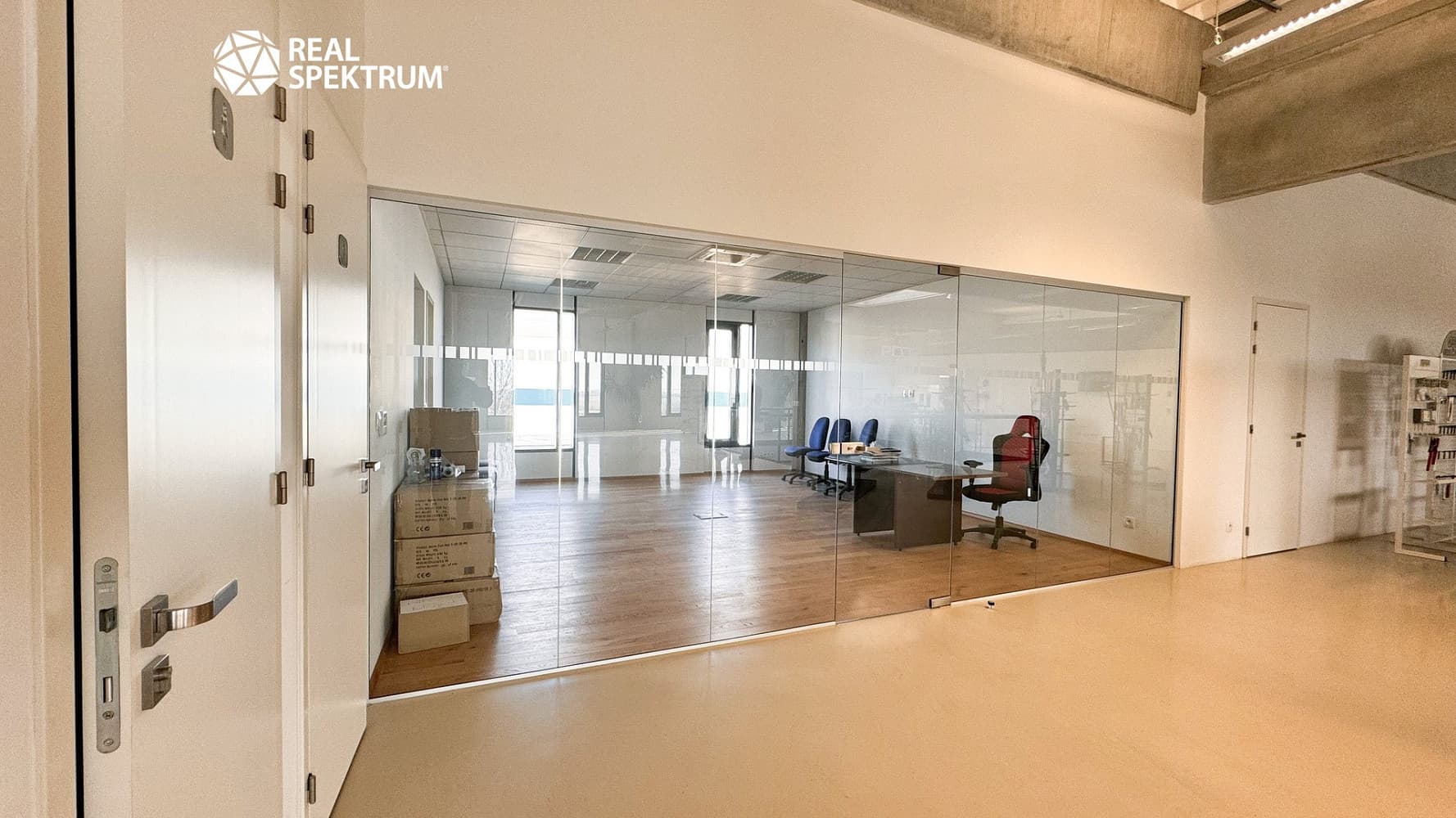 Pronájem kanceláře 464 m²