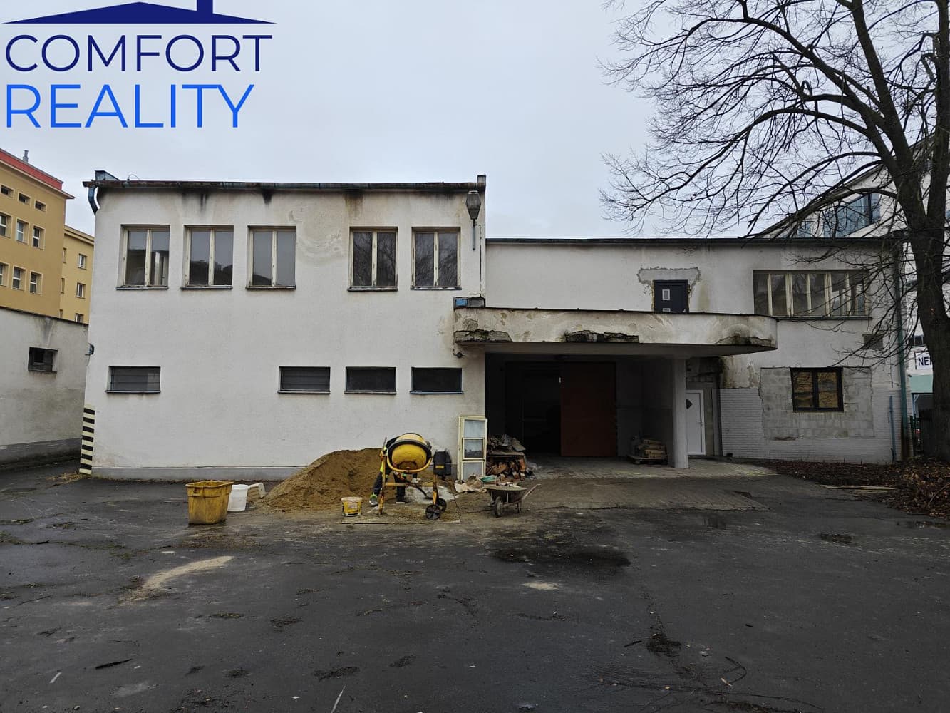 Pronájem obchodních prostor 100 m²
