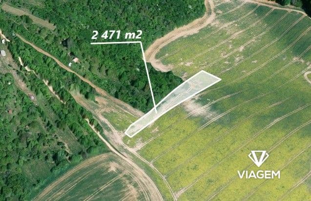 Pole 2 471 m²