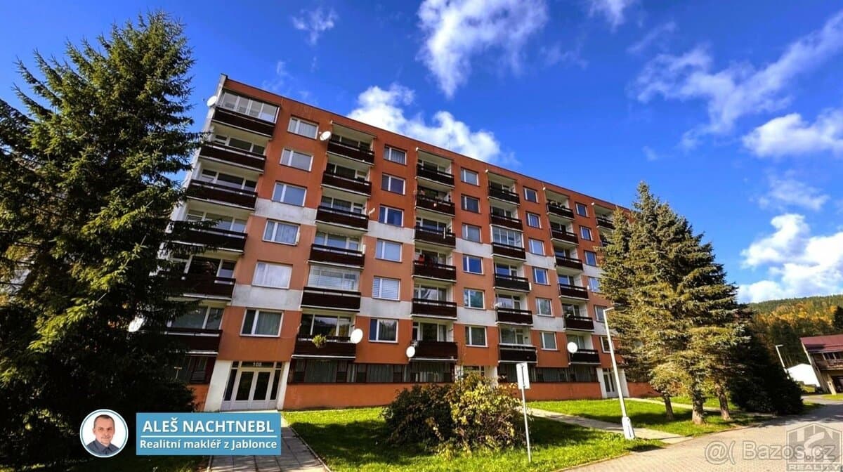 Byt 1+1, balkon, 40,8 m2, OV, původní stav Jiřetín pod Bukov