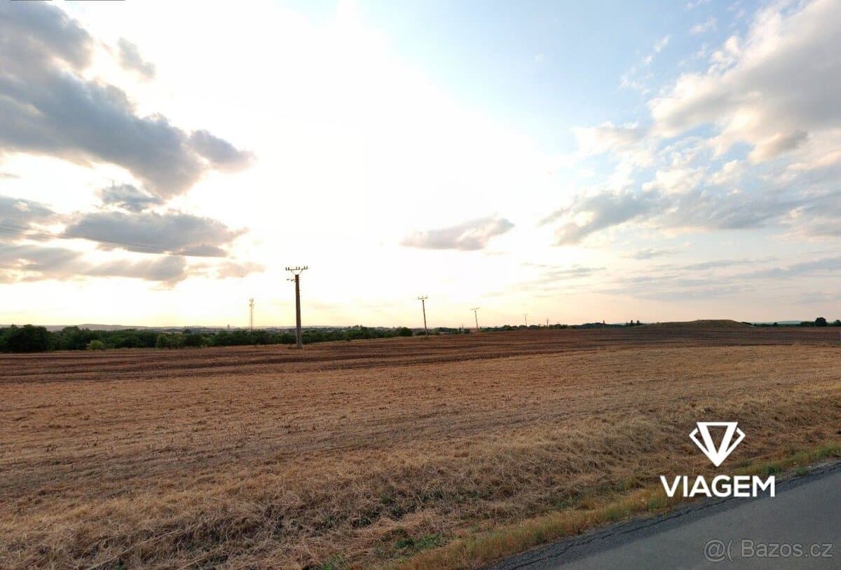 Pole 5 214 m², Podíl 83 % o výměře 4 345 m²