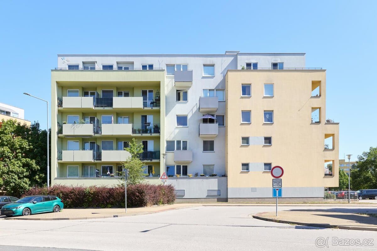 Prostorný byt 3+kk s terasou a balkóny v H. Králové