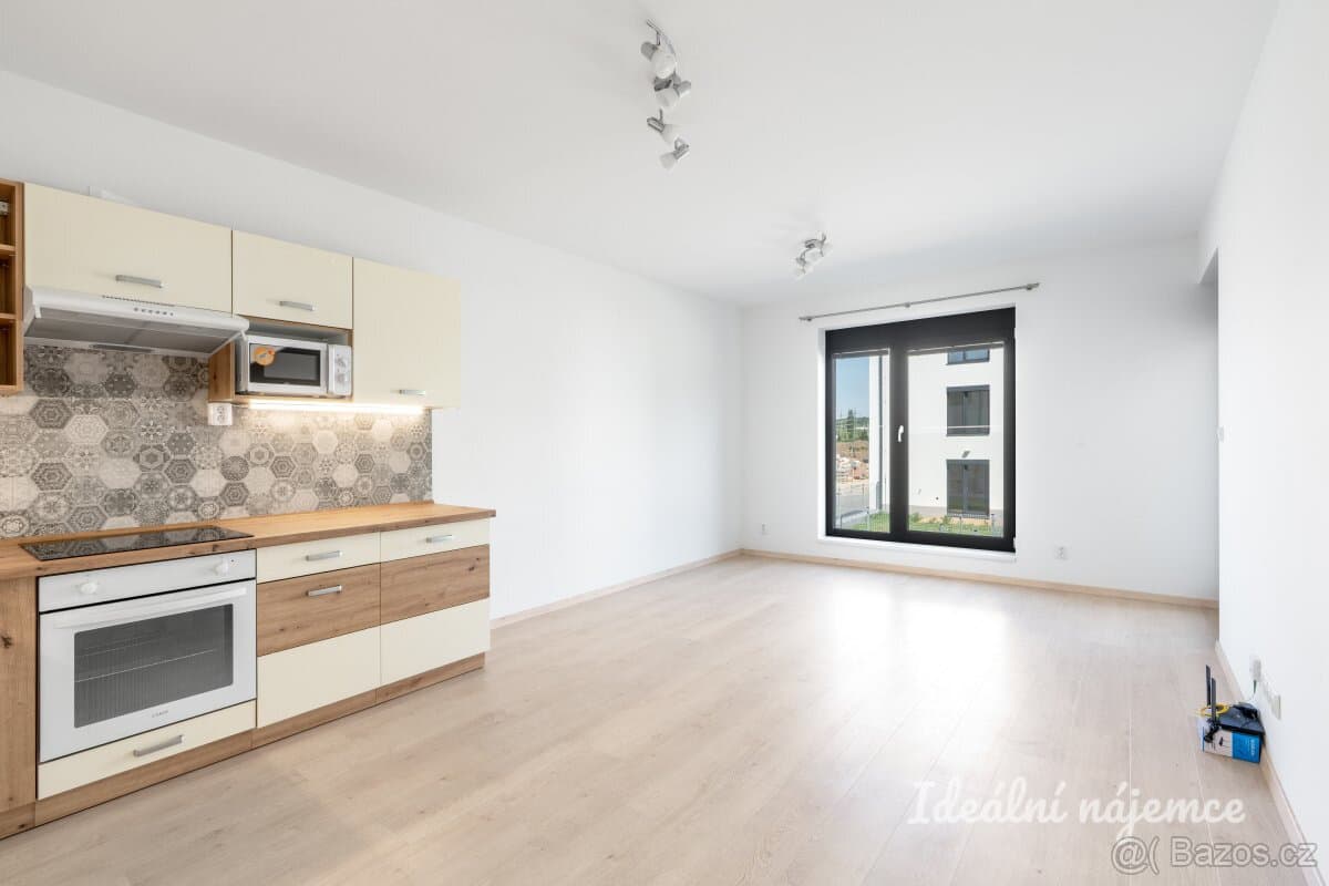 Pronájem bytu 2+kk, Pekařova, Bohnice, 25900 Kč/měs, 47 m2