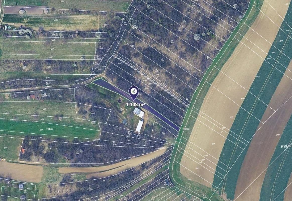Prodej pozemku 1.102 m²