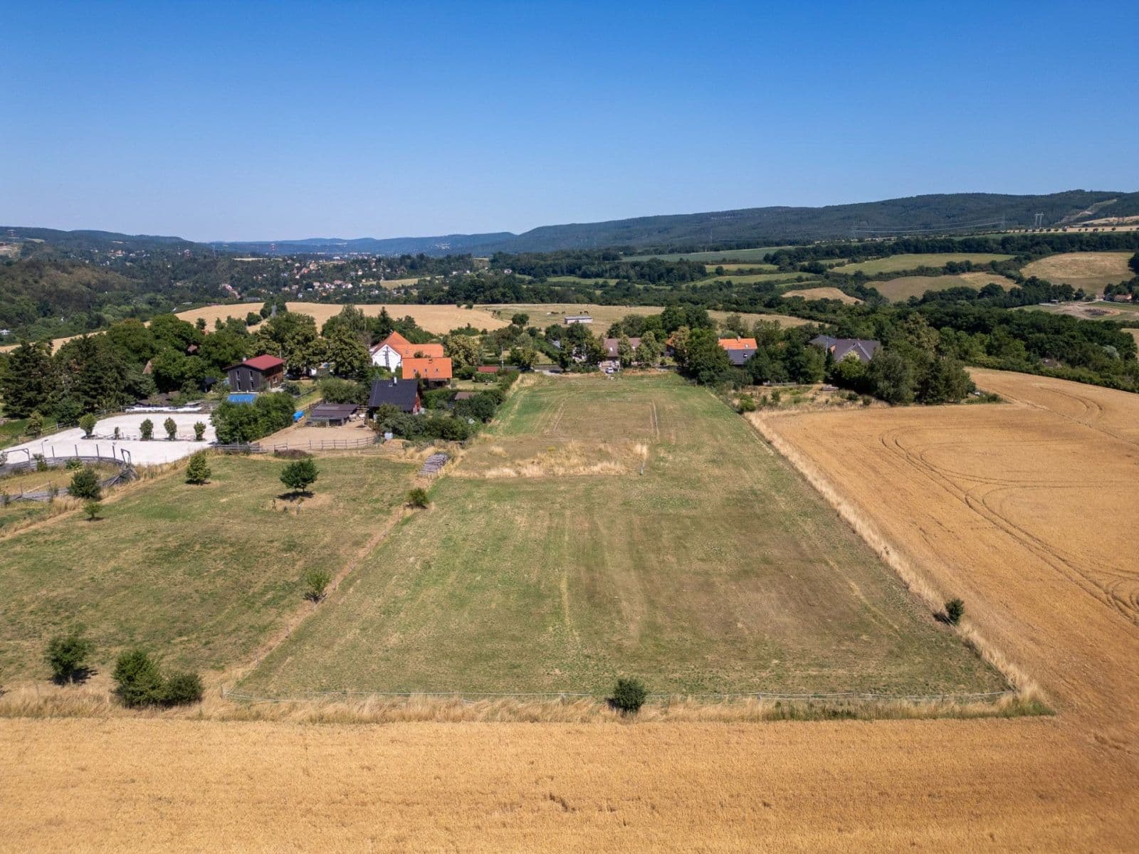 Prodej pozemku 1.593 m²