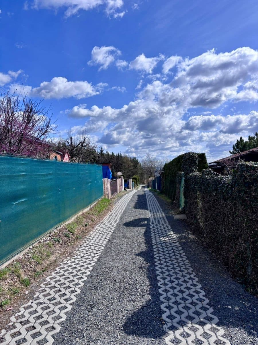 Prodej pozemku 400 m²