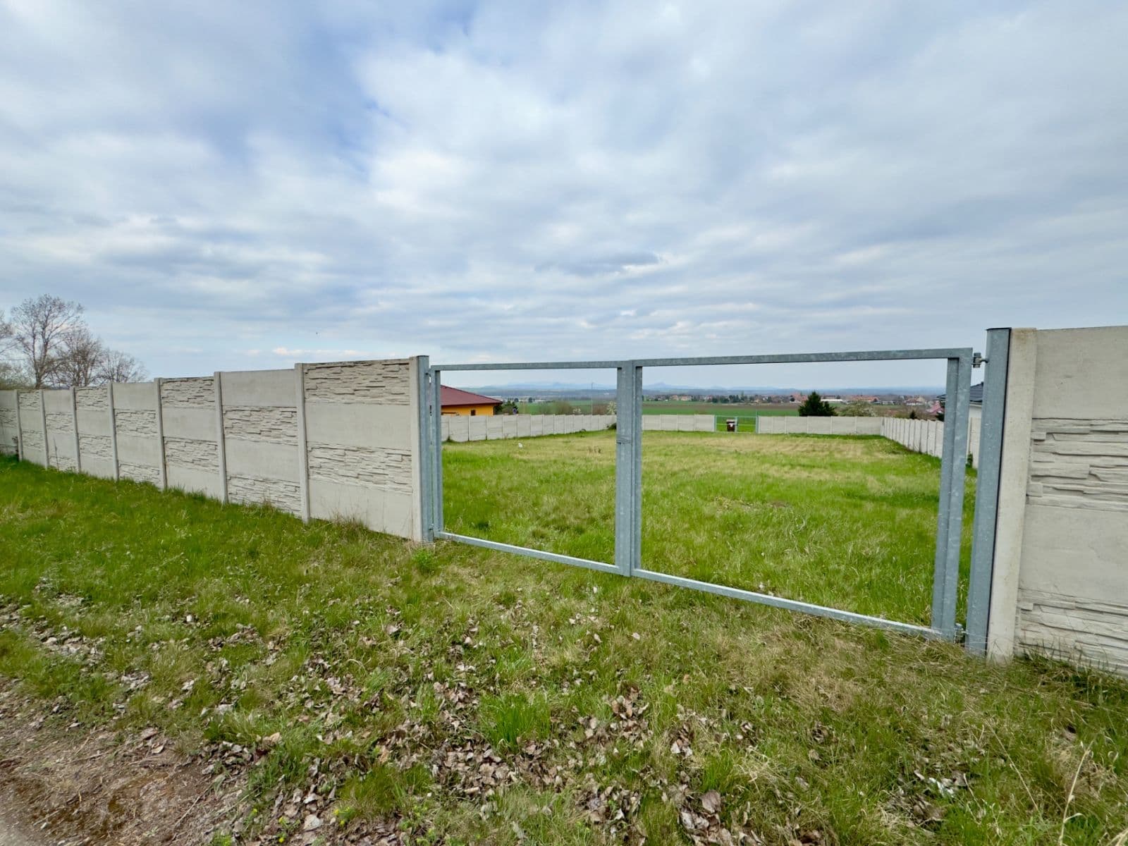 Prodej pozemku 758 m²