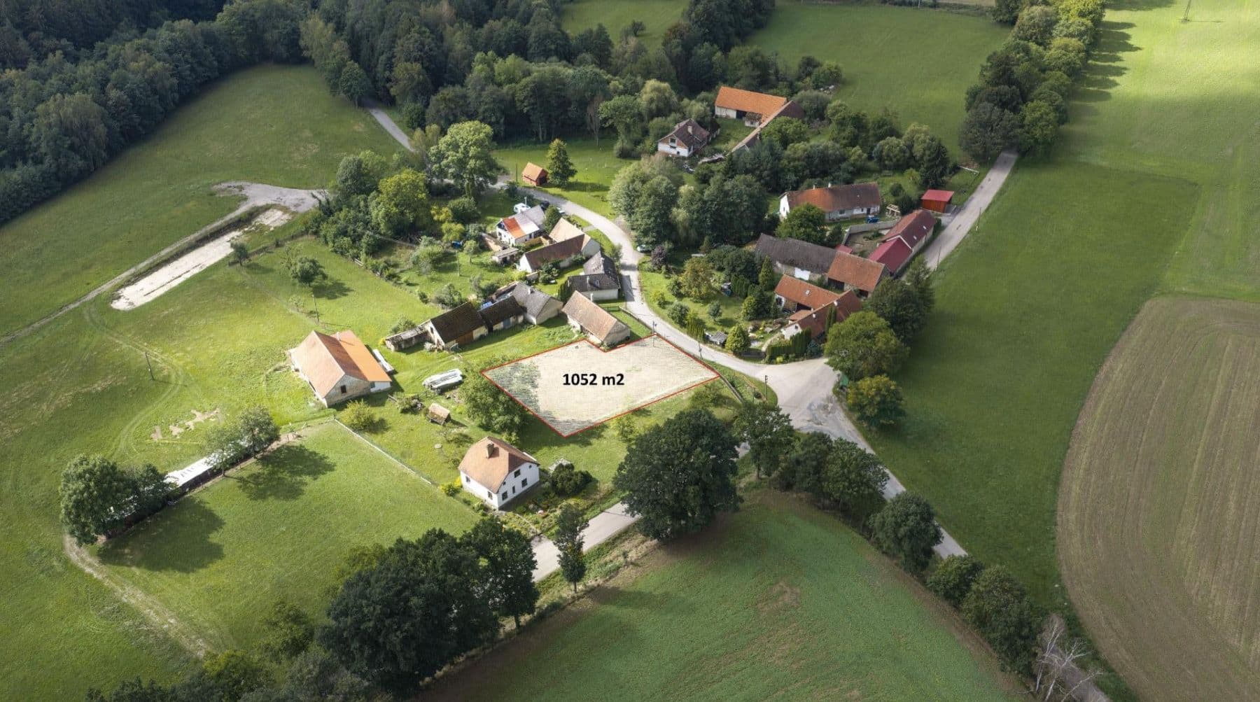 Prodej pozemku 1.052 m²