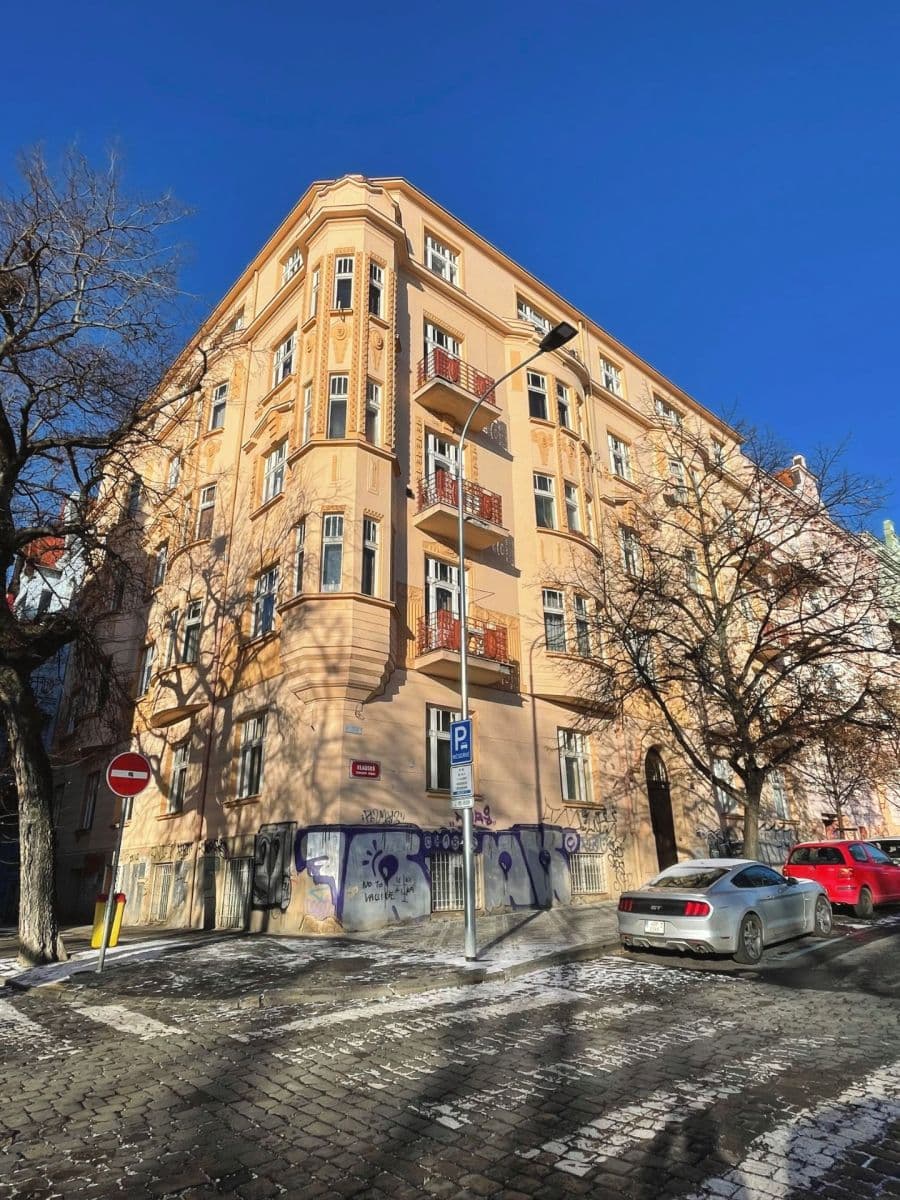 Prodej bytu 1+1 67 m²