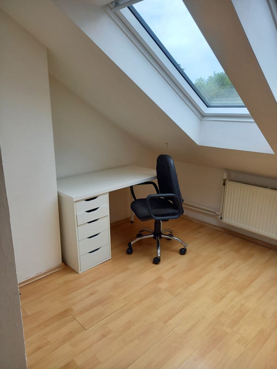 Pronájem bytu 4+kk 85 m²