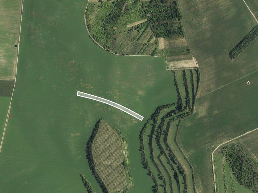 Pole 2 014 m², Podíl 40 % o výměře 806 m²